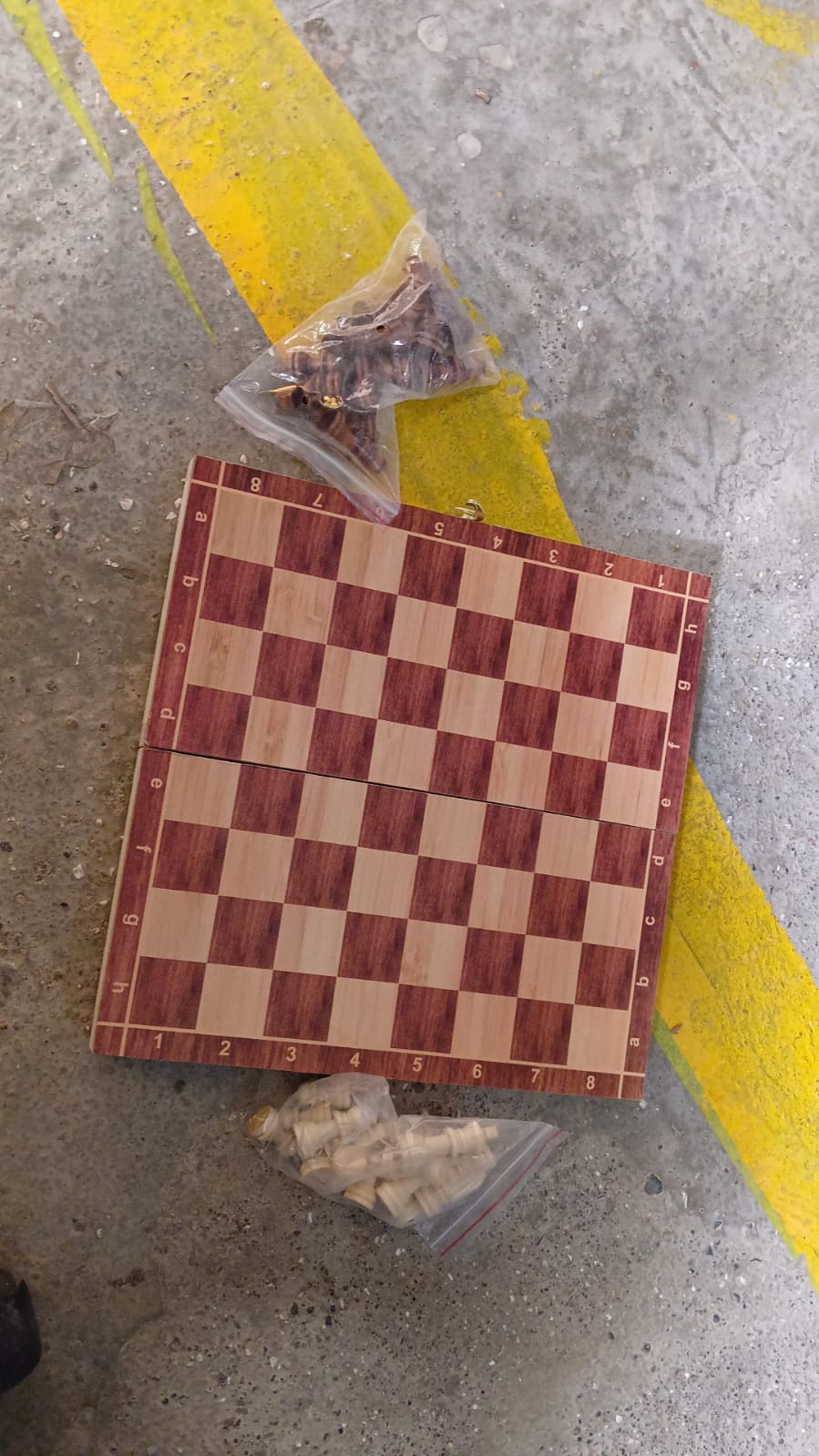 Foldable Wooden Chess Board Set (30 × 30 Cm / 1 Set) Foldable Wooden Chess Board Set (30 × 30 Cm / 1 Set)